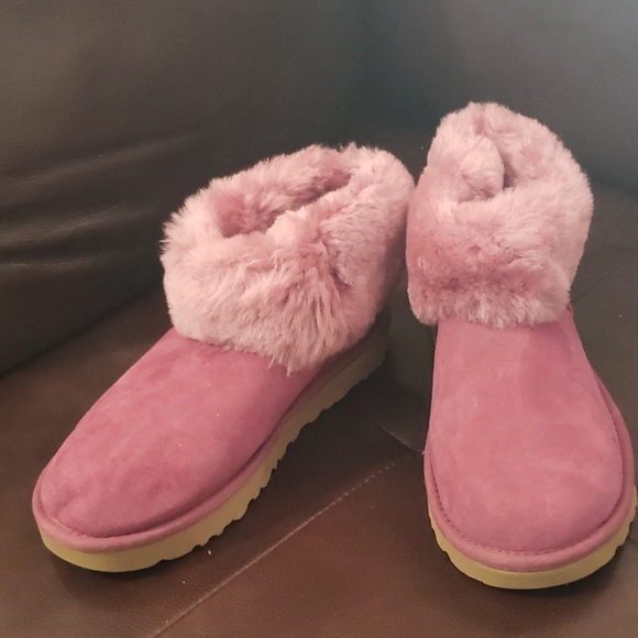 NWOB UGG Classic Mini Fluff 7 Shearling - Picture 8 of 15